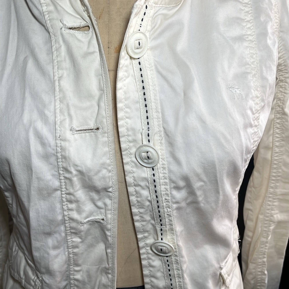 White jacket - Picture 3 of 3